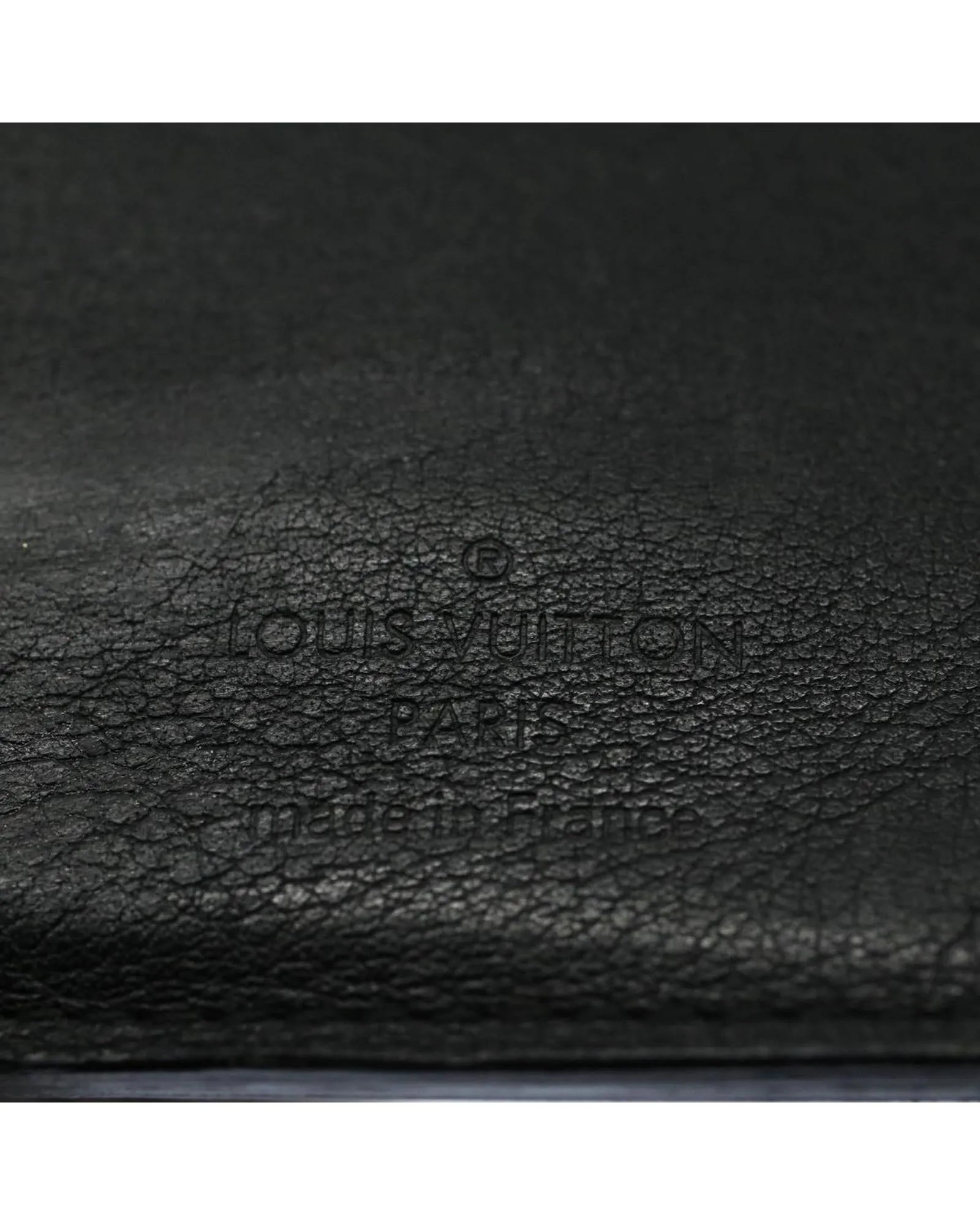 Bifold Wallet in Taurillon Leather - Noir